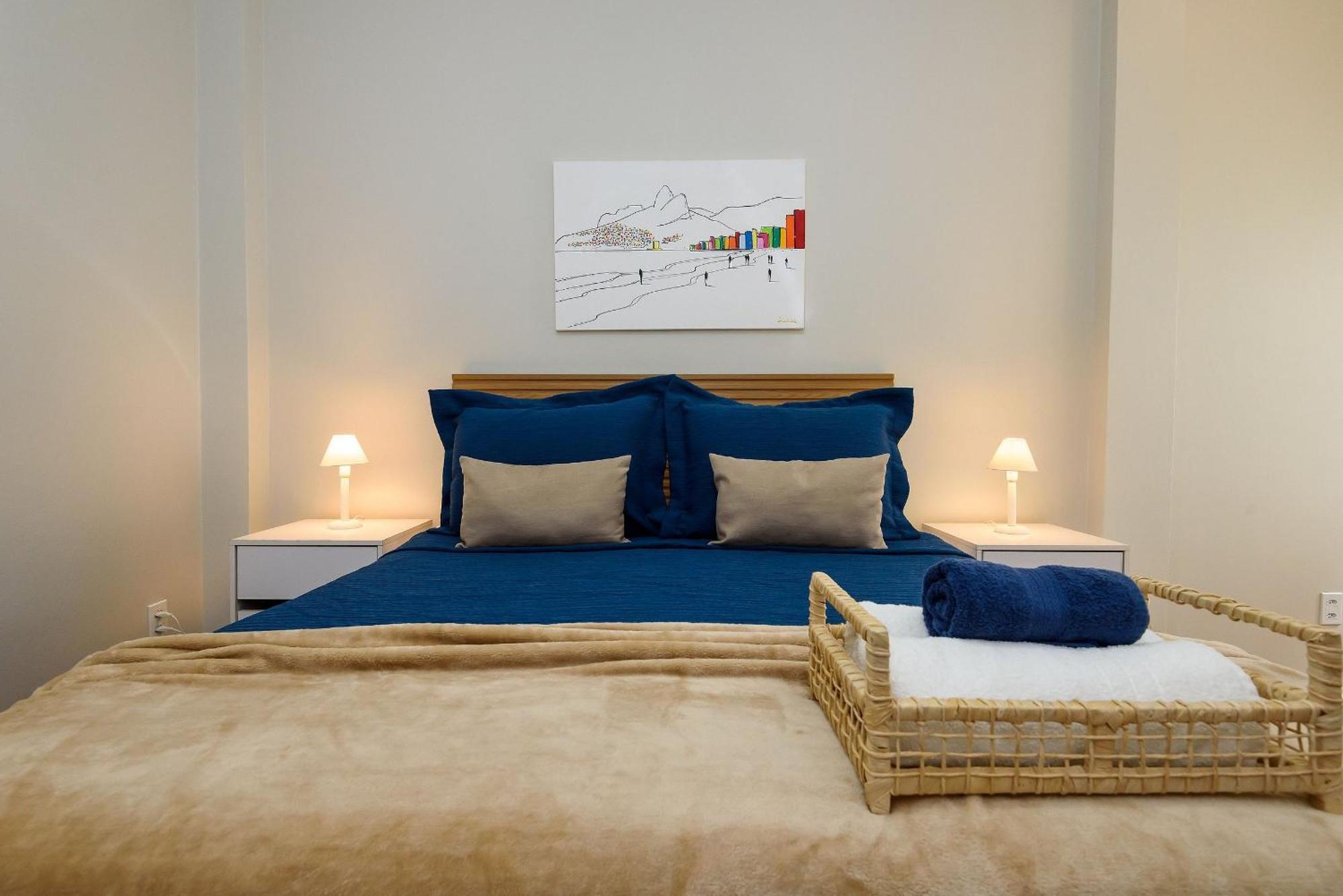 Apartamento Omar Do Rio: 2qtos, Smart Tv, Internet 250mbps, Máquina Lava&seca, A 300m Do Metrô Cantagalo E 7min Da De Copacabana *